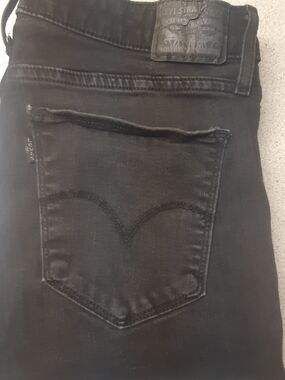 Levi's Women’s Black High Waisted Skinny Jeans Size 32/30 In Pre-loved Condition
